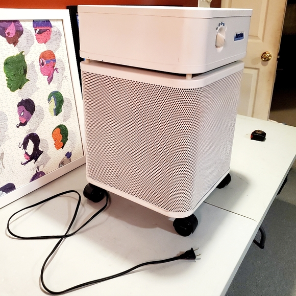 Austin Air Healthmate HM400 Air Purifier - Picture 2 of 8